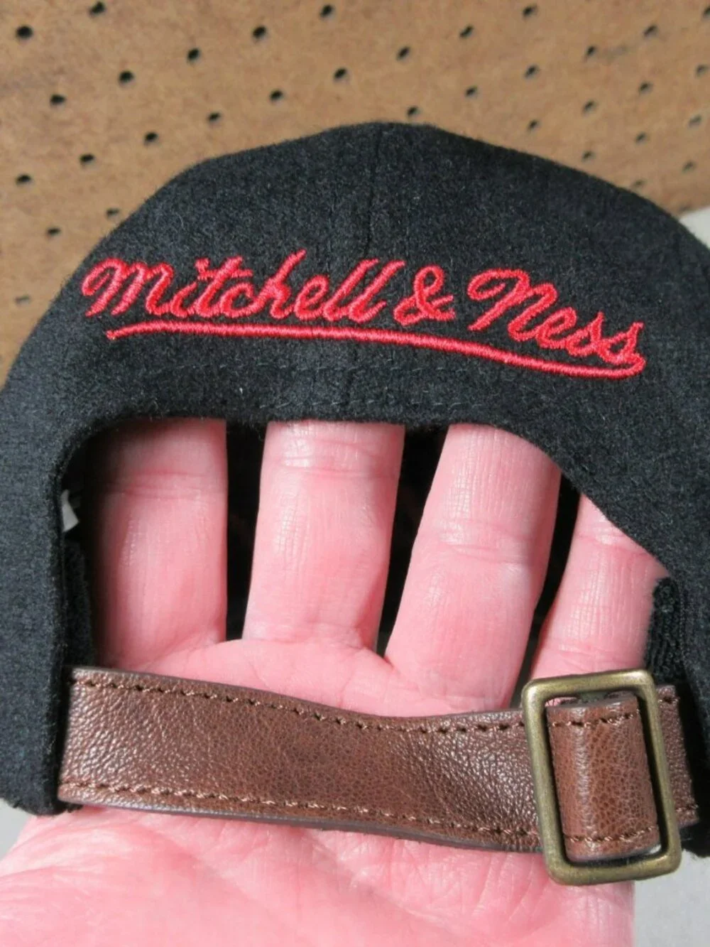 Mitchell & Ness mens black Chicago Bulls Wool leather strapback NBA HWC NWT